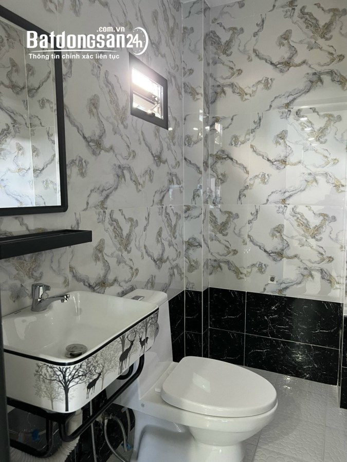 NHÀ HẺM XE HƠI TRẦN BÌNH TRỌNG Q5 - NHÀ ĐẸP- ĐANG CHO THUÊ 18TR/THÁNG.