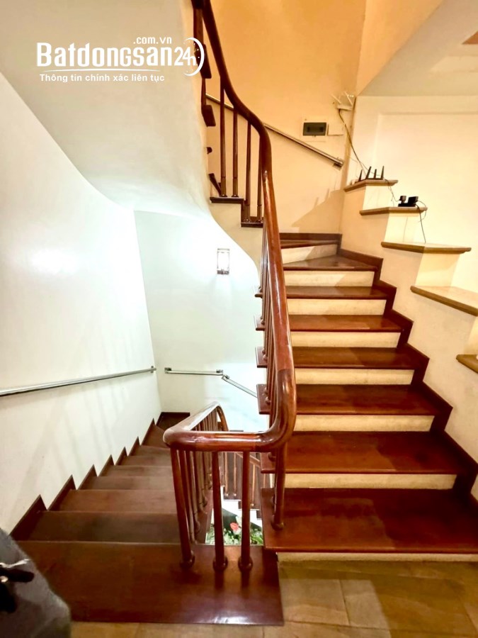 Cần bán nhà mặt ngõ thoáng Lương Định Của, Đống Đa, NHÀ ĐẸP, hơn 30m2, giá 5.x tỷ