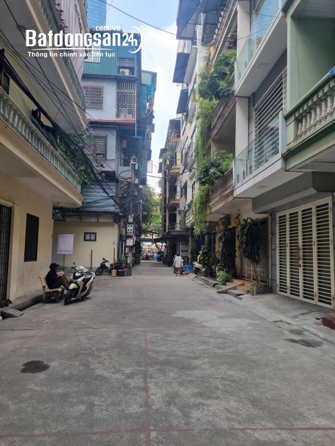 Bán nhà phân lô phố Phan Kế Bính 40m2, 5T, MT4m ô tô dừng đỗ gần phố Liễu Giai