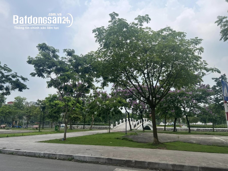 Bán đất mặt đường Nguyễn Bình Khiêm, Đông Nam Cường, TP HD, 68m2, view công viên