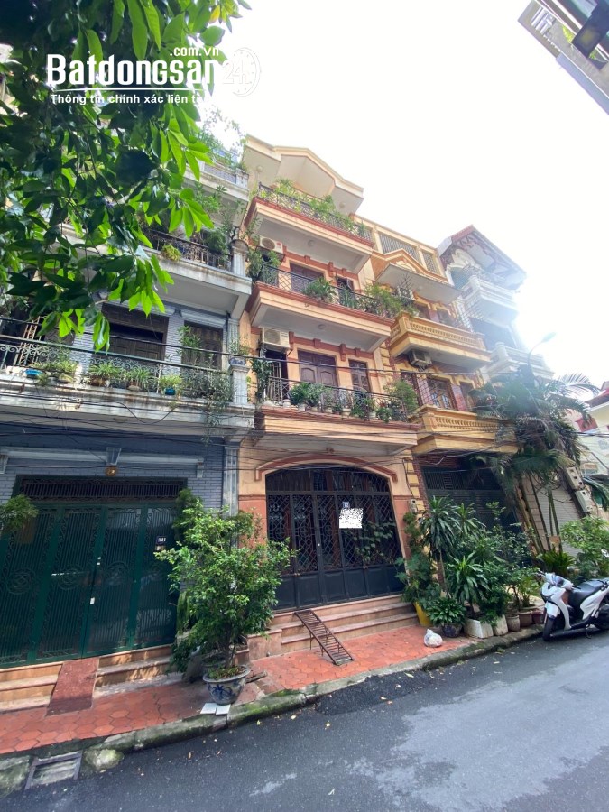 Bán nhà Văn Quán, vỉa hè thênh thang, cây cối ngập tràn, 80m2, 19.5 tỷ.
