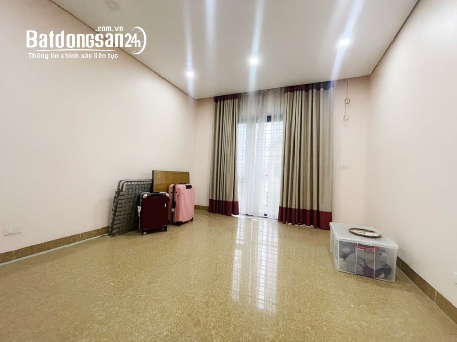 Nhà 5 Tầng Phân Lô-Tổ 4 Thị Trấn-Đông Anh-DT 68m²-MT 5m-Kinh Doanh Ngày Đêm