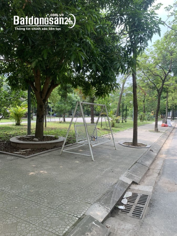 Bán nhà liền kề KĐT Foresa Tasco Xuân Phương, dt 90m MT 6m xây thô hướng ĐN mặt vườn 