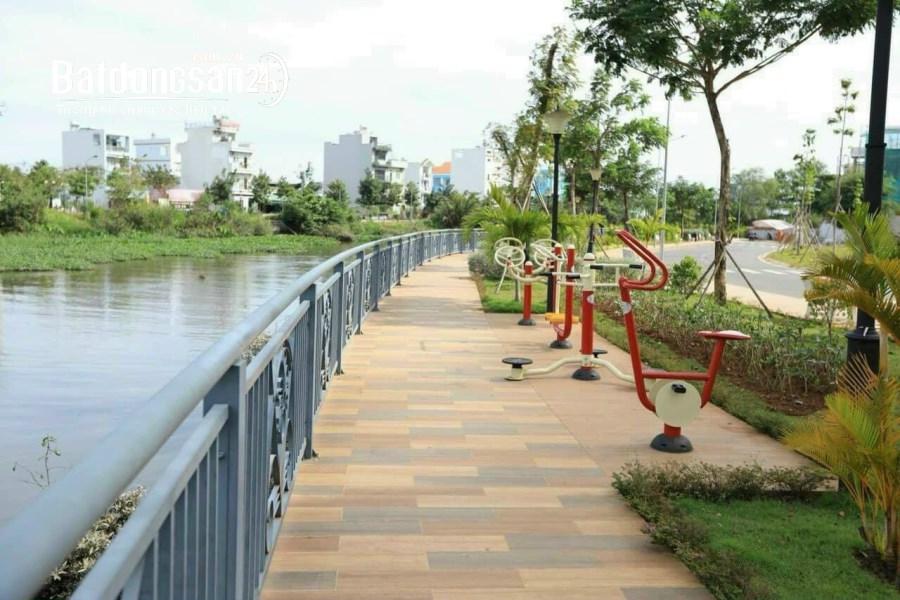 Đất nền biệt thự Quận 2, 130tr/m2 sổ sẵn sang ngay, kế bên LakeView City, Global City