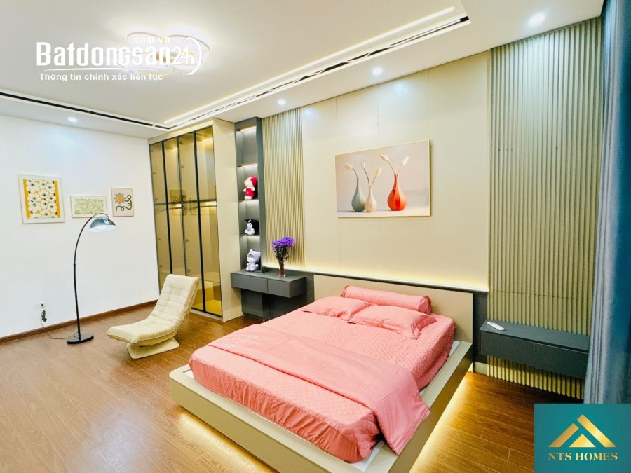Nội Thất Xịn - Nhà Mặt Ngõ Rộng Trần Khát Chân, DT 42.4m² x 3 tầng, Mua Về Ở Luôn