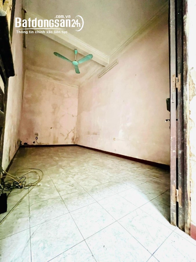 Nhà 2 Thoáng Cửa Bắc - Mặt Tiền Rộng, 50M Ra Mặt Phố - DT 35m x 3T - Vài Bước ra Hồ T