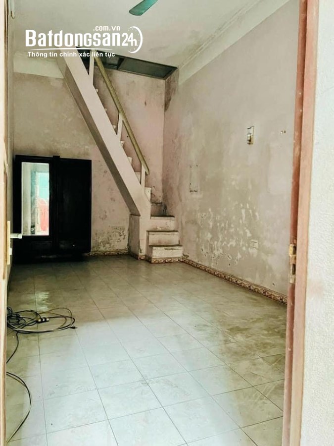 Nhà 2 Thoáng Cửa Bắc - Mặt Tiền Rộng, 50M Ra Mặt Phố - DT 35m x 3T - Vài Bước ra Hồ T