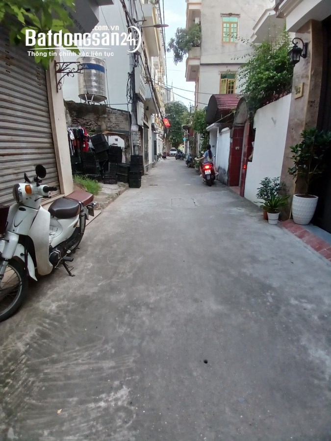 Bán đất Đức Giang, Long Biên, gần phố, ô tô vào nhà. 46m2 giá 5,35 tỷ