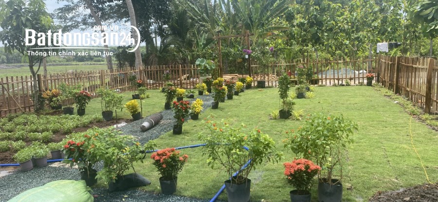 Bán đất vườn cạnh hồ sinh thái, giá chỉ 590r, sổ sẵn công chứng ngay