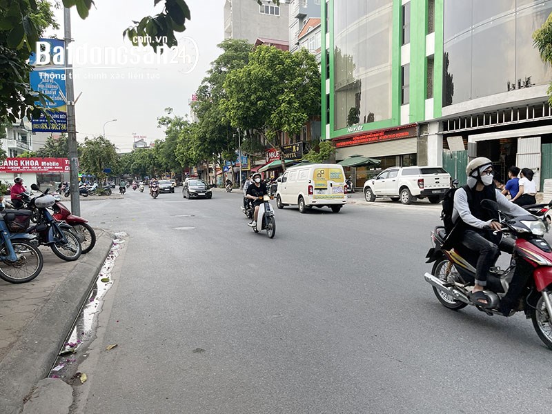 Chính chủ bán 80,7m2 nhà 3 tầng mặt Phố Ngô Xuân Quảng. Hiện đang cho thuê 25tr/tháng