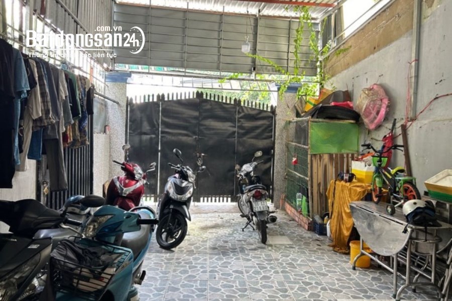 Bán nhà C4, hẻm xe hơi né nhau, DT 116m2, chỉ 53tr/m2, Linh trung, Thủ Đức