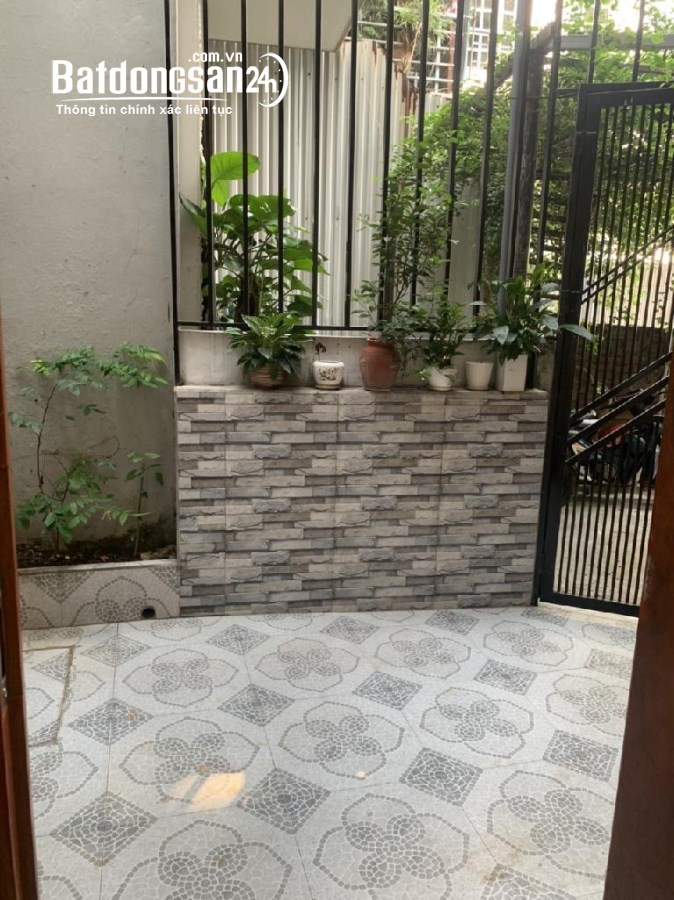 Bán nhà Phố Ngõ Trạm, Phường Thạch Bàn, Quận Long Biên DT 38m2 , 5 tầng , Giá 5.25 tỷ