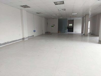 Cho thuê 880m2 góc 2 mặt tiền đường Lê Quý Đôn, phường 1, gần công viên Bãi trước.