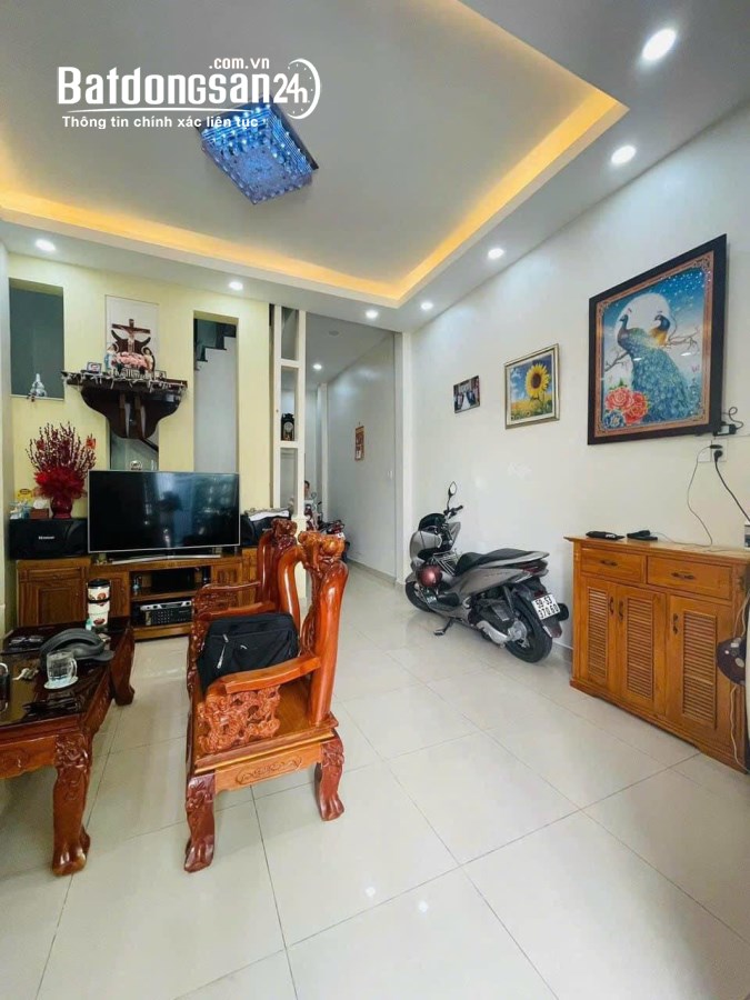 Bán nhà 2 tầng đẹp, hẻm xe hơi, đường 11 Trường Thọ , dt 71m2 giá 5,5 tỷ TL