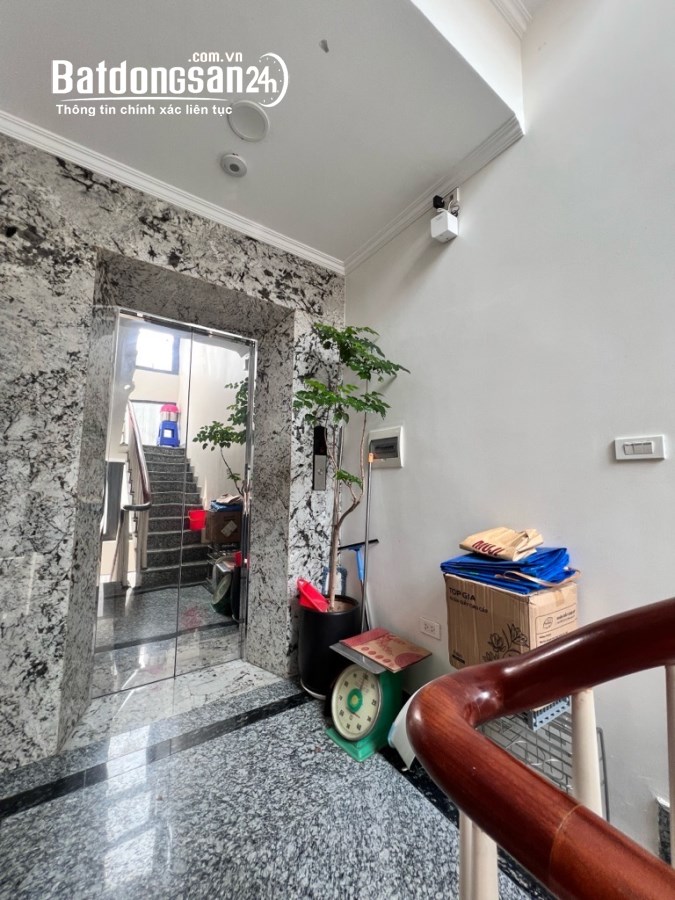 LIỀN KỀ HỒNG TIẾN 115M, MT6M, NHÀ MỚI, THANG MÁY, VỈA HÈ RỘNG, TRƯỚC NHÀ 3 Ô TÔ TRÁNH