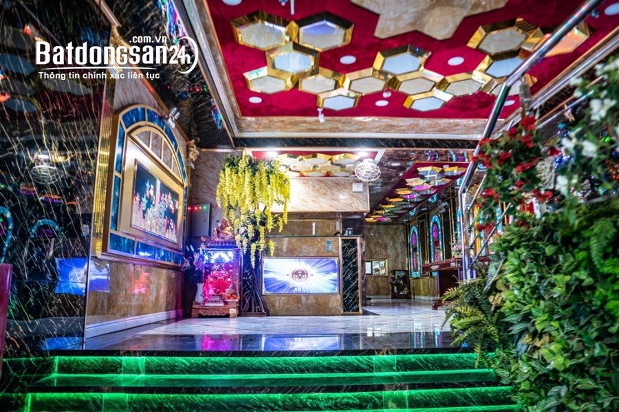 Bán tòa nhà Karaoke, dt 161m2 x 7t, mặt tiền Đại Lộ 2, Phước Bình, Quận 9.