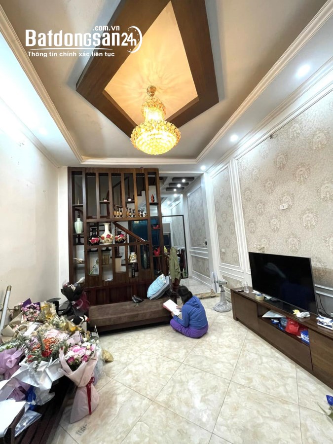 Bán nhà Đường Láng Đống Đa 44m2*5T ngõ 3 gác  2 thoáng tặng full nội thất