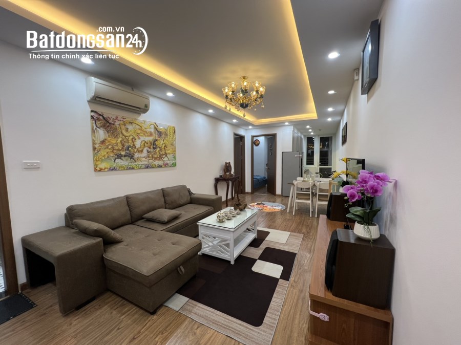 Chính chủ bán căn hộ A14 Nam Trung Yên tầng đẹp 70m 2PN 2VS ban công ĐN full đồ có lố