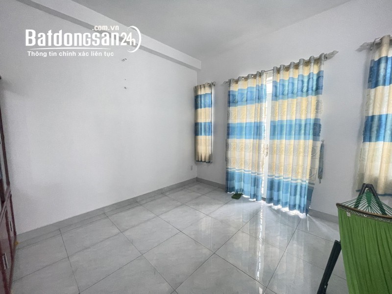 Bán nhà khu Ngã Tư Bảy Hiền - Tân Bình - 65m2 chỉ hơn 5 tỷ - 3 tầng BTCT