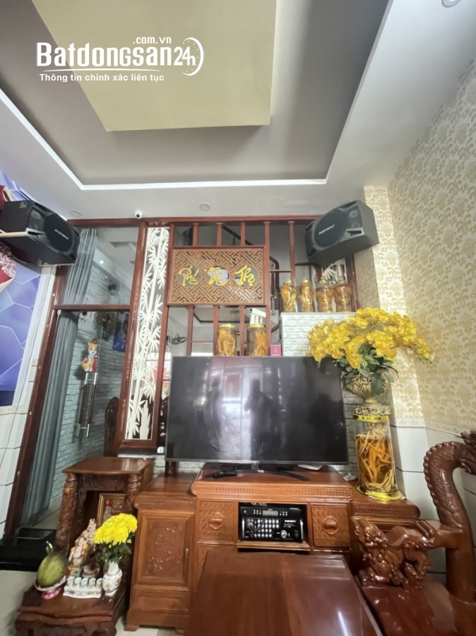 Bán nhà khu Ngã Tư Bảy Hiền - Tân Bình - 65m2 chỉ hơn 5 tỷ - 3 tầng BTCT