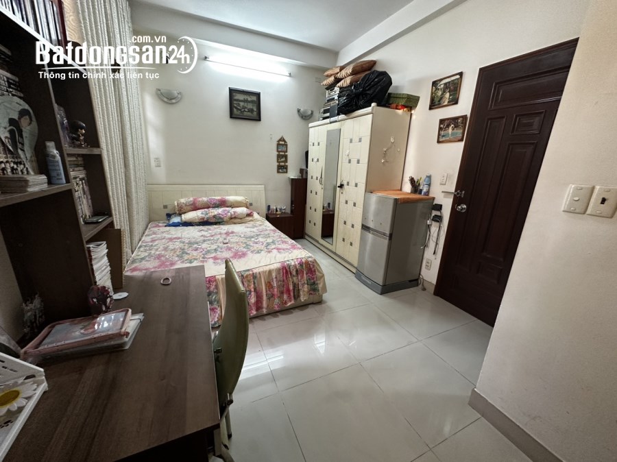 BÁN NHÀ MẶT TIỀN NGUYỄN CÔNG HOAN, P7, PHÚ NHUẬN.DT:4,6X11, 5 TẦNG, GIÁ:10.5 TỶ