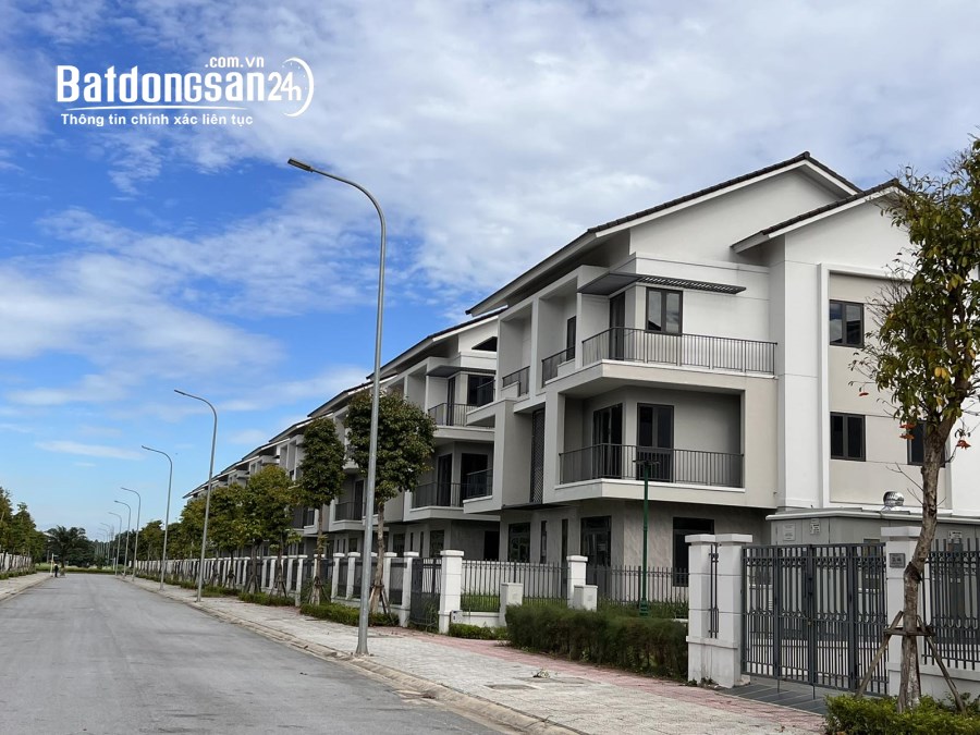 Chính chủ bán gấp song lập 180m2 sẵn nhà 3 tầng Centa Riverside VSIP rẻ hơn 1 TỶ