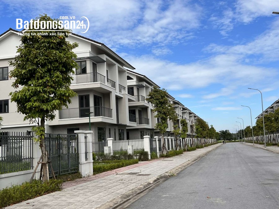 Chính chủ bán gấp song lập 180m2 sẵn nhà 3 tầng Centa Riverside VSIP rẻ hơn 1 TỶ