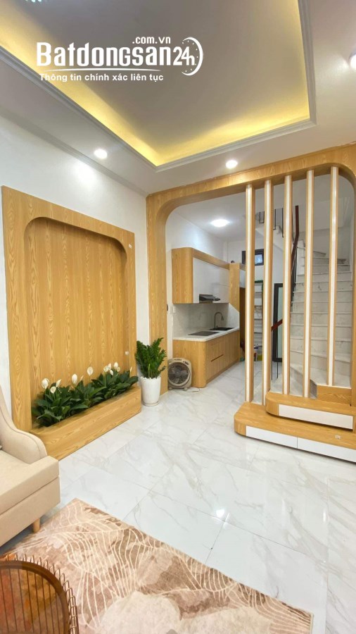    NHÀ MỚI KENG _ GỐC ĐỀ _ MINH KHAI _ 38M*5 TẦNG _ GIÁ 5.58 TỶ.