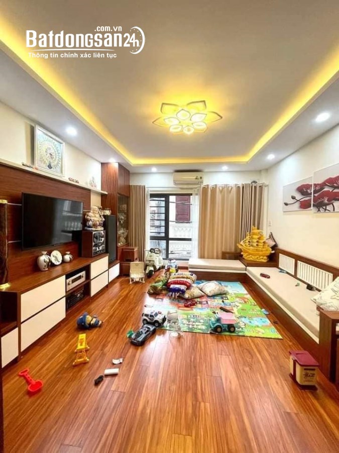 Vị Trí Vàng, đường 8m Lý Thường Kiệt kinh doanh 63m2 x 4 tầng ngang 4,5m  Chỉ 10,x Tỷ