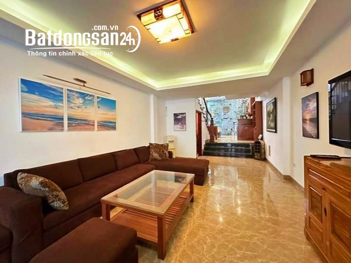 Cho thuê nhà Tây Hồ phố Lạc Long Quân 70m x 4T, ô tô tránh, nhà đẹp