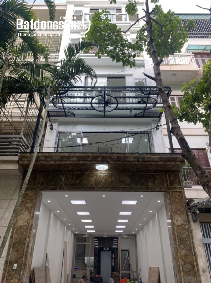 Bán tòa nhà phố Nghĩa Đô - Hoàng Quốc Việt, DT 85m2x8T, MT 7m, đg & vỉa hè rộng,36 tỉ