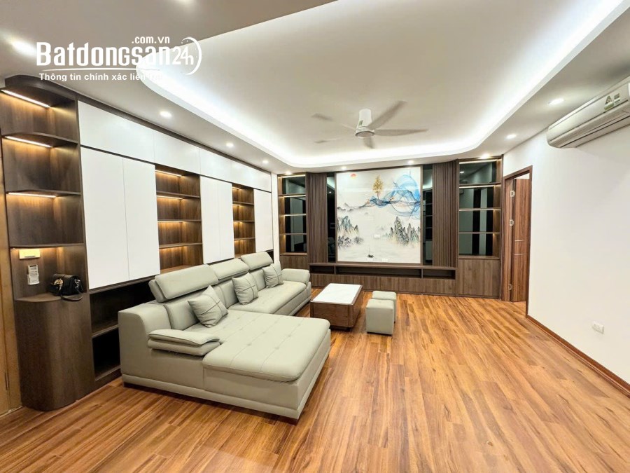 Chính chủ bán căn hộ chung cư 137 Nguyễn Ngọc Vũ căn góc tâng cao 130m 4PN nhà đẹp có