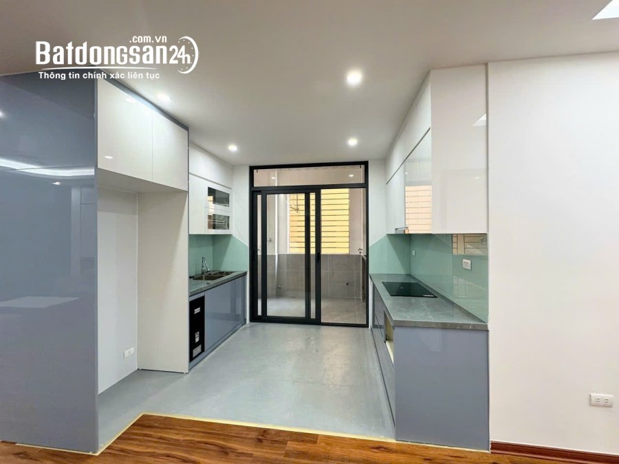 Chính chủ bán căn hộ chung cư 137 Nguyễn Ngọc Vũ căn góc tâng cao 130m 4PN nhà đẹp có