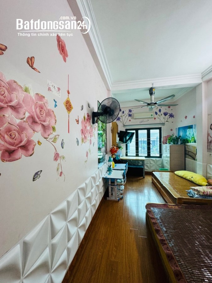 Quá Đẹp-Nhà 3 Tầng Thị Trấn-Đông Anh-DT 30m²-MT 3,5m-2 Ô Tô Tránh