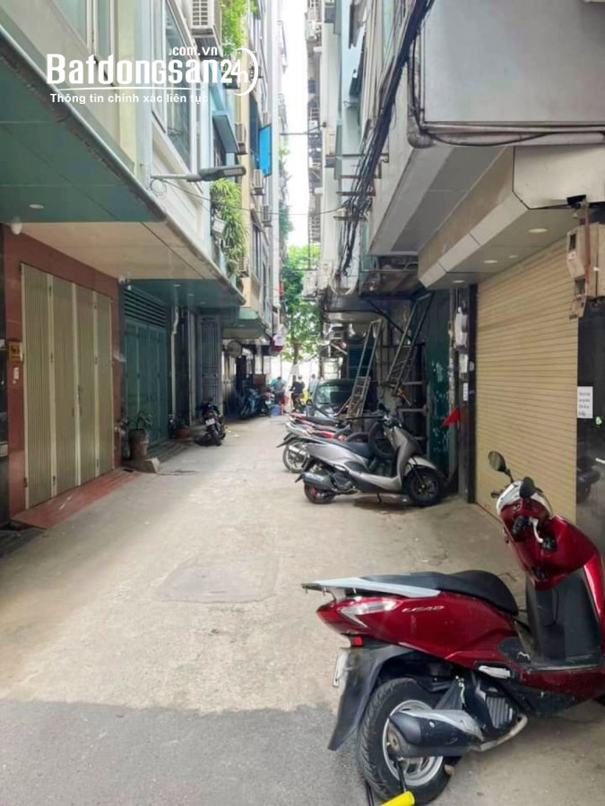 Cho thuê nhà riêng Cầu Giấy phố Trần Quốc Hoàn 40m x 5T, ngõ ô tô, dân cư đông, KD 