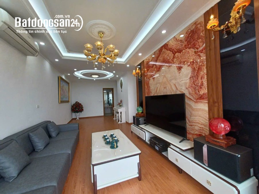 Bán căn hộ chung cư F4 Trung Kính, Cầu Giấy 95m 3PN 2 ban công thoáng mát nhà đẹp ful