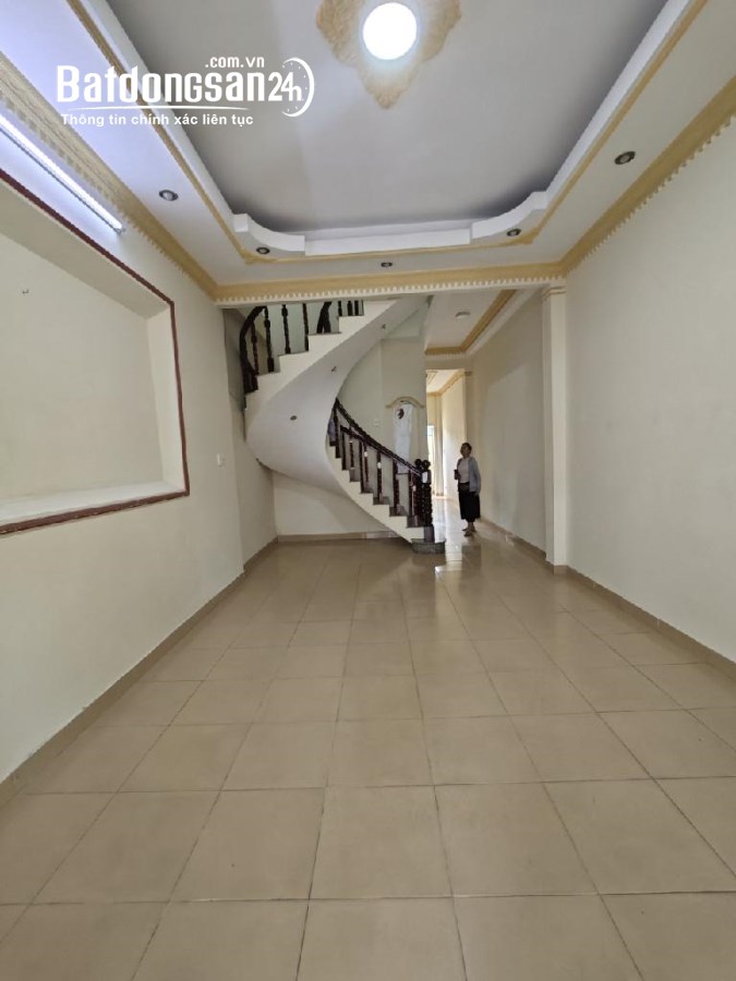 Gấp bán nhà HXH, xe hơi ngủ trong nhà, dt 79m2 x 2t, Tân Phú (Q9).