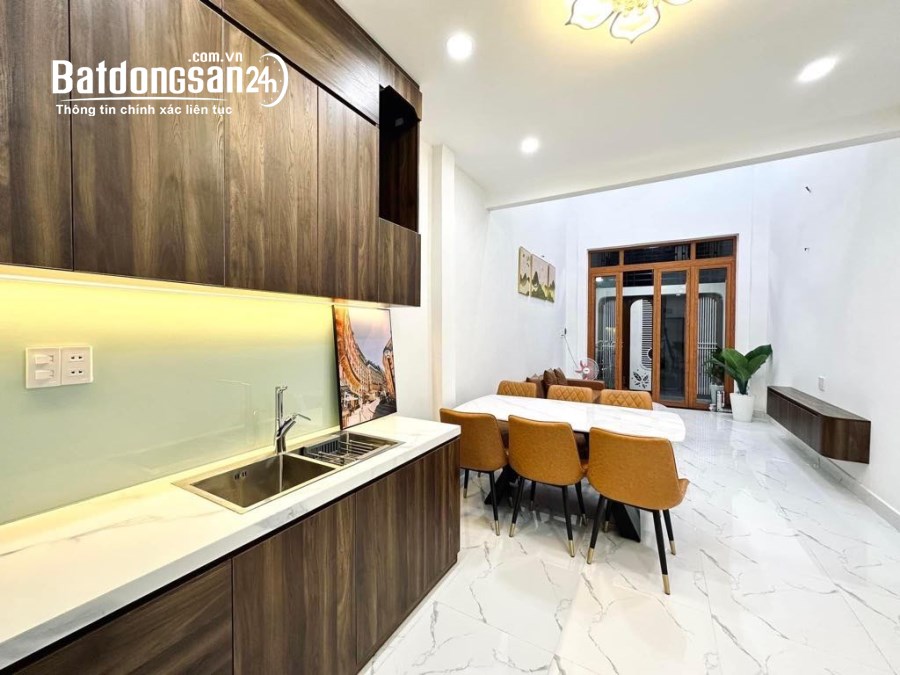 Bán nhà mới, Nở hậu, Hẻm ô tô, Phan Văn Trị - BT, 60m2, 1 trệt 1 lầu, chỉ 5,45 tỷ.