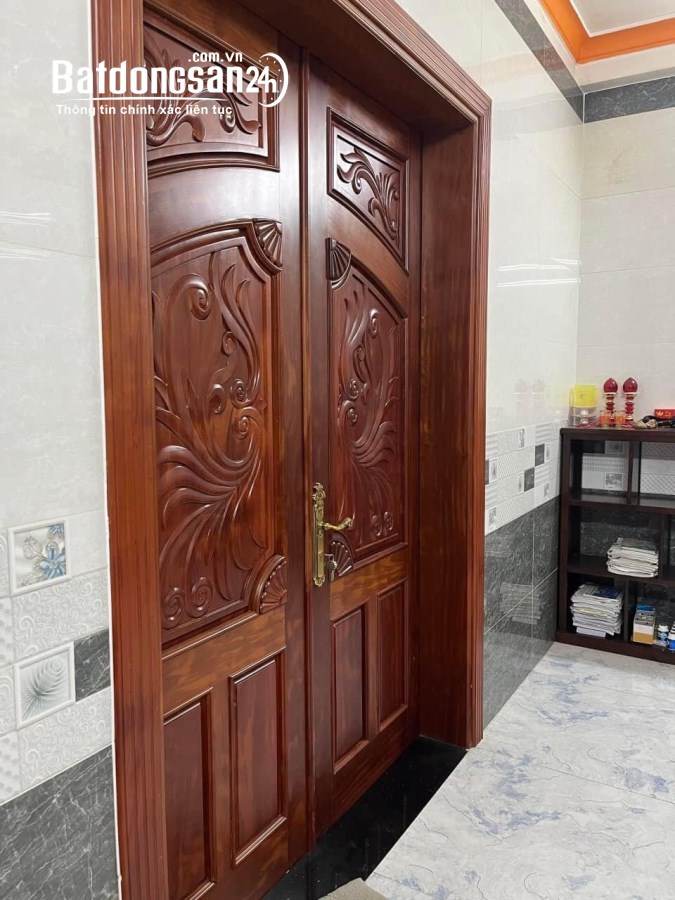  Bán nhà 3 Tầng, mặt tiền kinh doanh chợ Linh Trung, Thủ Đức, dt 5m x 18m 