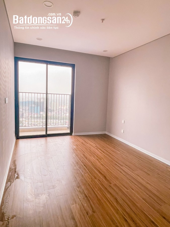 Bán căn 2 ngủ 75m2, chỉ cần mở cửa là ra tới bể bơi muối khoáng view trọn Thành Phố