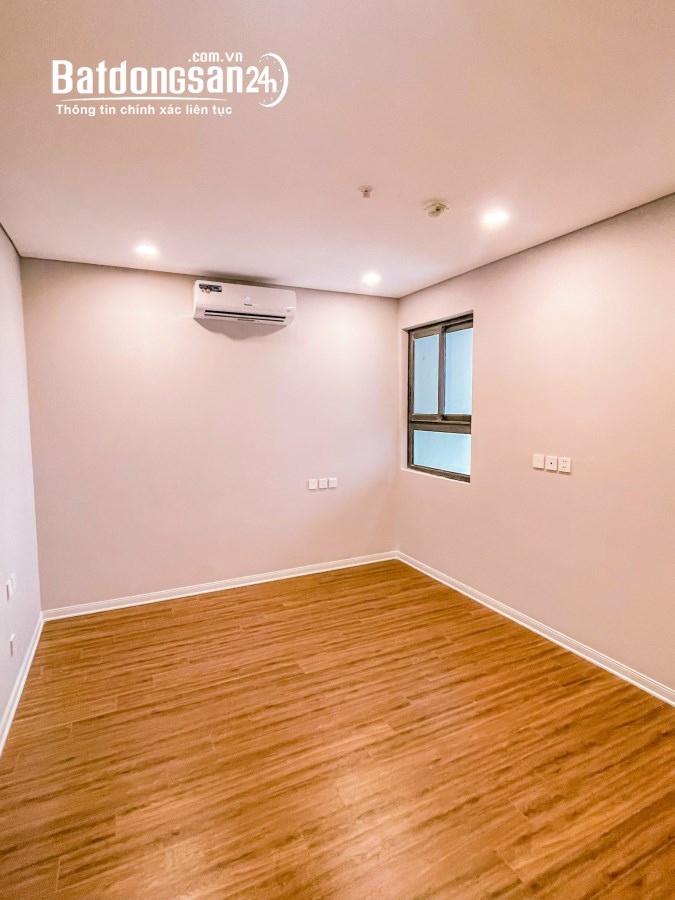 Bán căn 2 ngủ 75m2, chỉ cần mở cửa là ra tới bể bơi muối khoáng view trọn Thành Phố