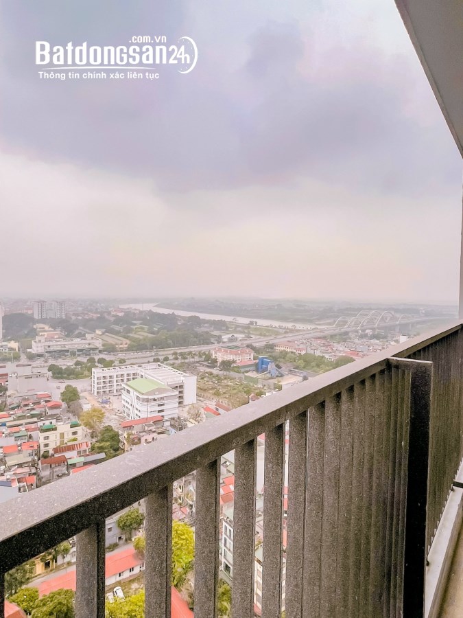 Bán căn 2 ngủ 75m2, chỉ cần mở cửa là ra tới bể bơi muối khoáng view trọn Thành Phố