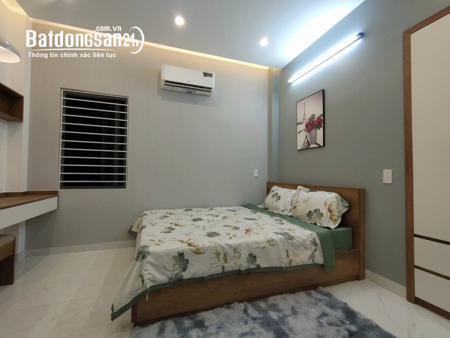 Bán Nhà Mặt tiền Trịnh Đình Trọng, Tân Phú ,3 lầu, sân thượng, 4 PN + 5WC chỉ 11.9 tỷ