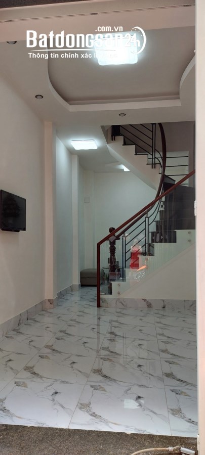 Nhà đẹp hẻm xe hơi đỗ cửa Trần Bình Trọng,4 tầng ở ngay.