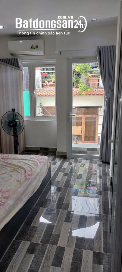 Nhà đẹp hẻm xe hơi đỗ cửa Trần Bình Trọng,4 tầng ở ngay.