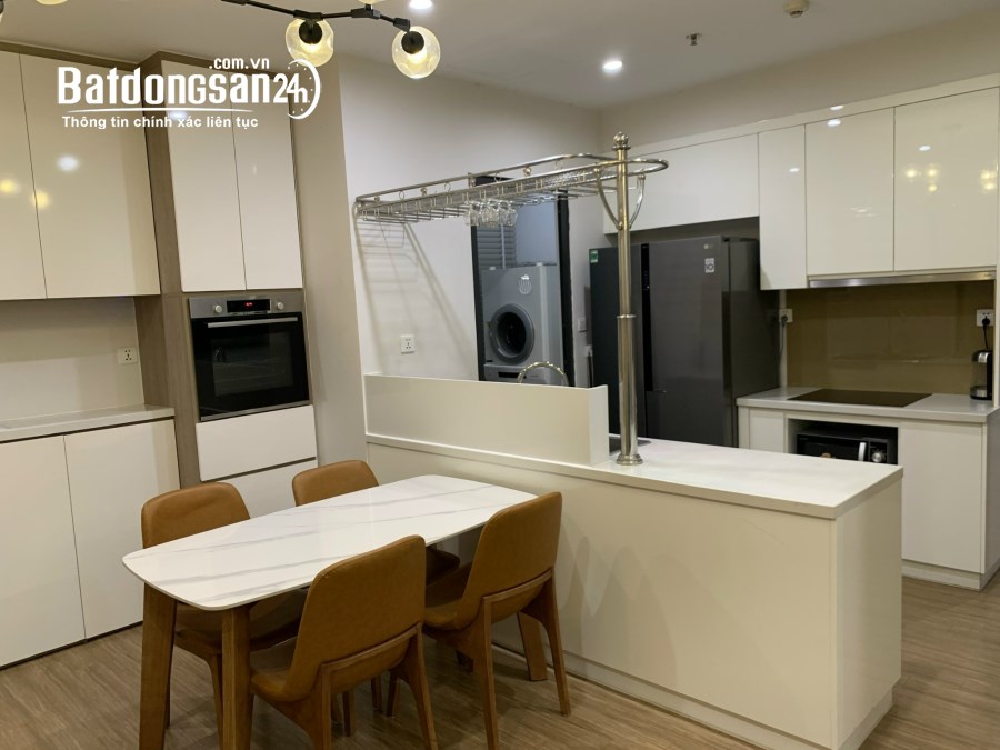 Cho thuê căn hộ Vinhomes Skylake 3PN, 2WC, căn góc, đủ đồ, giá chỉ 26tr/tháng