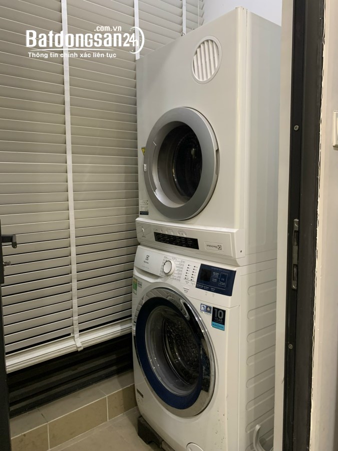 Cho thuê căn hộ Vinhomes Skylake 3PN, 2WC, căn góc, đủ đồ, giá chỉ 26tr/tháng