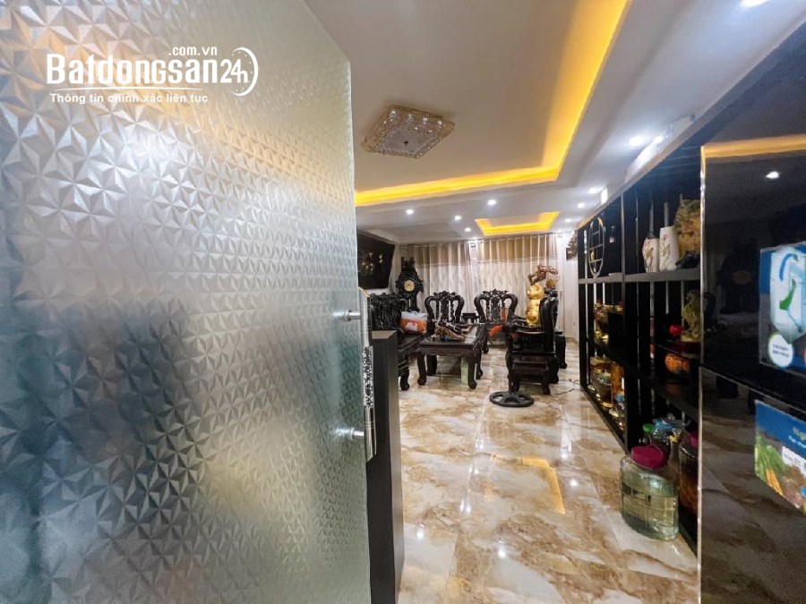 MẶT PHỐ ,KINH DOANH , DT KHỦNG 130m2 x3 T MẶT TIỀN 4.5 m Giá chỉ 10.x Tỷ 👉RẺ NHẤT Q.