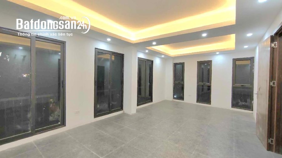 Bán nhanh nhà Do Nha, mới xây, có thang máy, gần chợ, ô tô vào, an ninh tốt