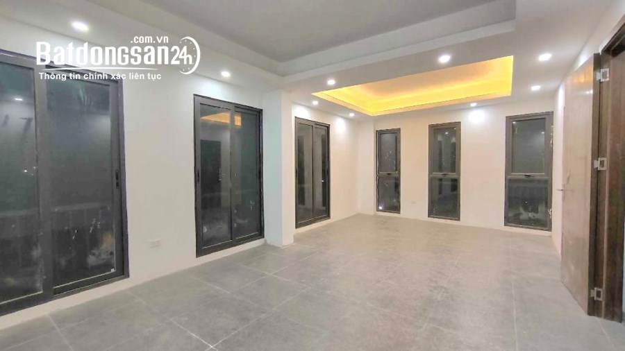 Bán nhanh nhà Do Nha, mới xây, có thang máy, gần chợ, ô tô vào, an ninh tốt